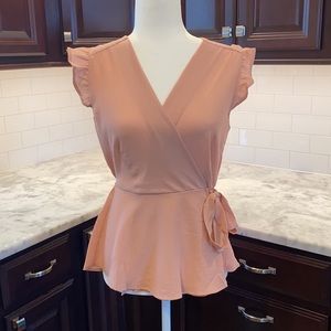 Pink surplice top w capped sleeves